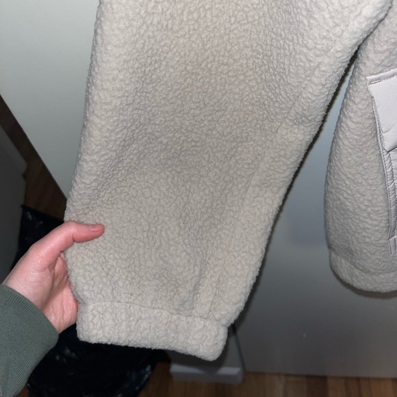 Vuori Utility Sherpa Jacket - Picture 4 of 9